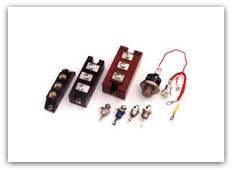 Polovodičové prvky regulátorů  REVER a FORMIC - tyristorové moduly 32 - 160 A, tyristory do 60 A, diody.